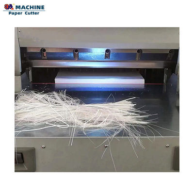PL68-10 Machine de découpe de papier informatisée pour une coupe précise et rapide