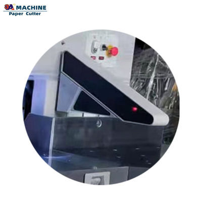 PL68-10 Machine de découpe de papier informatisée pour une coupe précise et rapide