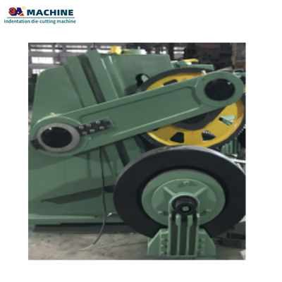 13500 kg Machine à découper sous pression 1800 Voltage 380V pour une découpe sous pression précise