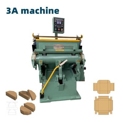 Machine de découpe automatique à matrices pour carton en boîte